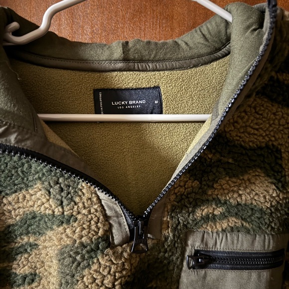 Lucky Brand Men’s Sherpa Quarter Zip - Picture 2 of 4